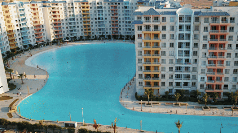 coverSiaLagoon ezgif.com optimize